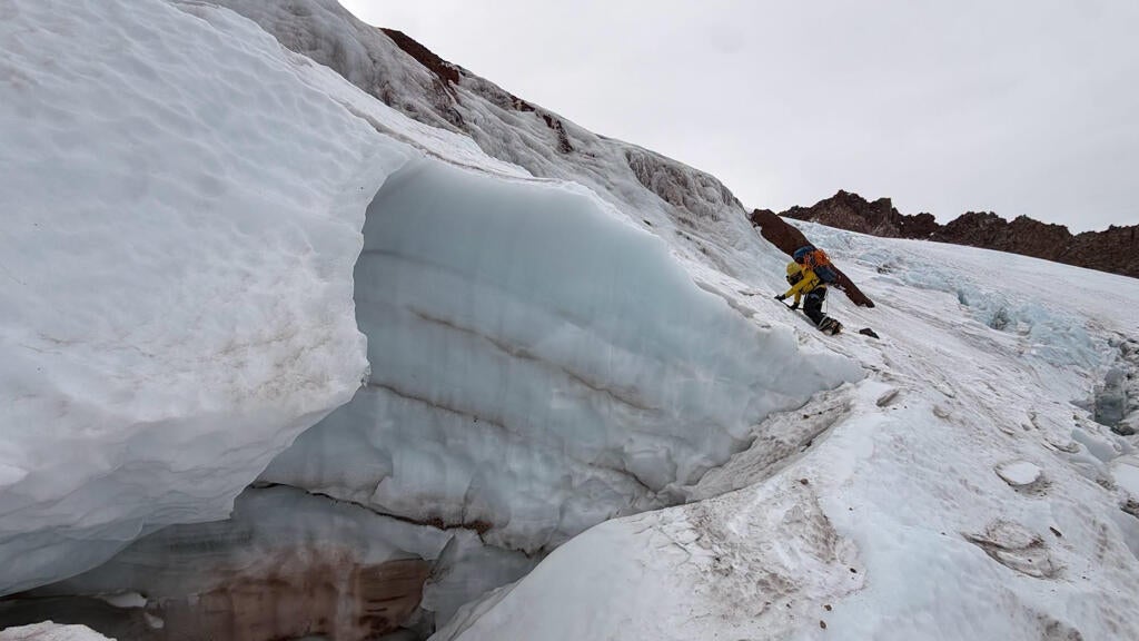 Florida man injured climbing California's Mount Shasta rescued after 2 nights in freezing temps — CBS Bay Area (KPIX), Brownsville Technology news